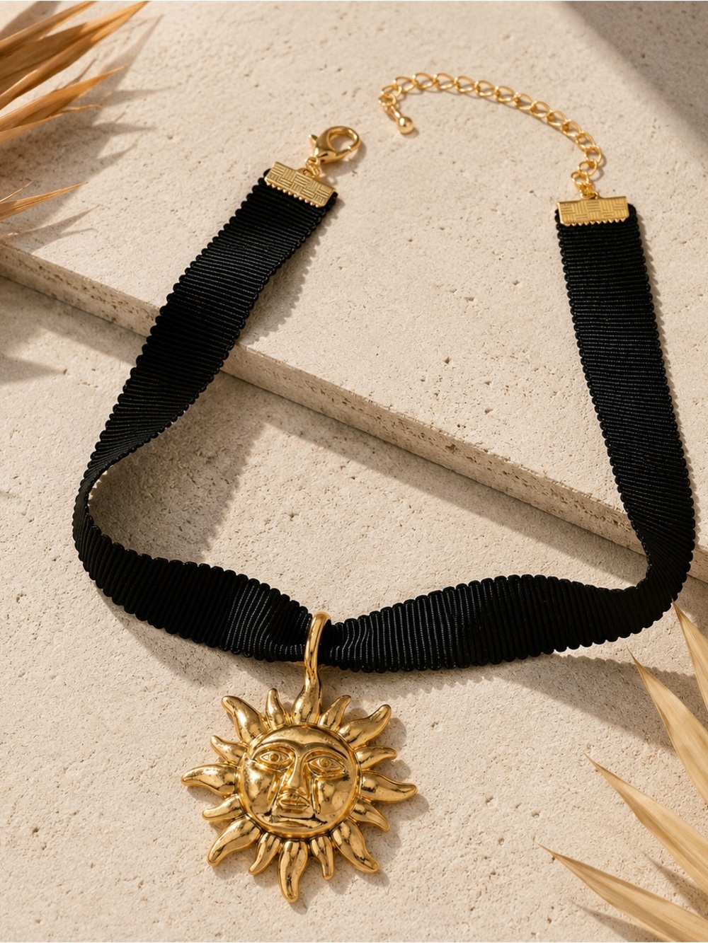 Vintage Gold Sun Face Choker Necklace Celestial Jewelry - Picture 2 of 3